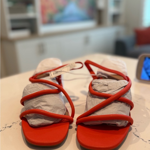 Old Navy Red Strappy Sandals - Picture 1 of 4